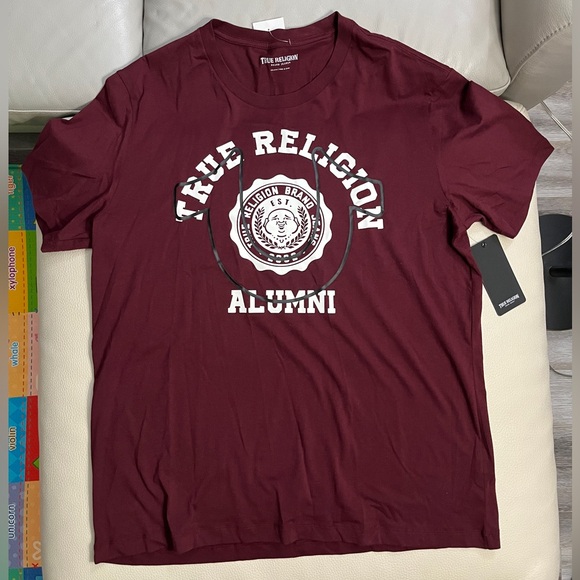 NWT - True Religion Men’s Alumni Print T Shirt - Size XXL - Picture 3 of 7
